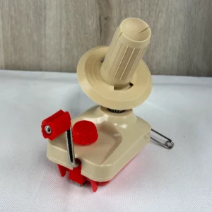 PIQIUQIU Spuler-Garn, Kugelwickler, Wickler-Tischspange, tragbare handbetriebene Garnwickler-Schließe, Nähzubehör, Heimgebrauch Handaufzughalter