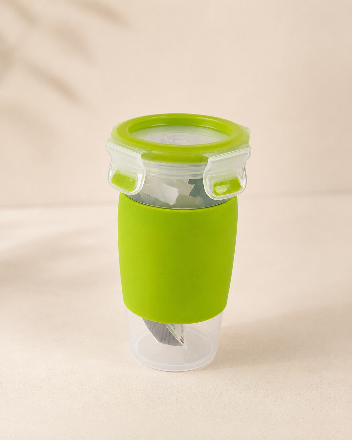 EMSA Clip & Go Smoothiebecher, 0,45 L, rund, 100 Prozent dicht, mit Frischedichtung, Transparent, Hellgrün, Made in Germany